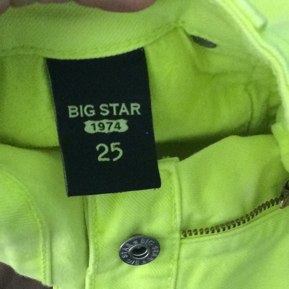 Women’s shorts - Picture 3 of 3